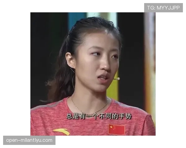 丁霞一晒度假照，朋友群炸开了，我的银行卡在角落瑟瑟发抖