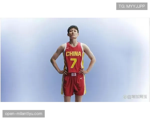杨力维这日常，比场上拼命还夸张，鞋柜里藏着一季的球鞋你信？